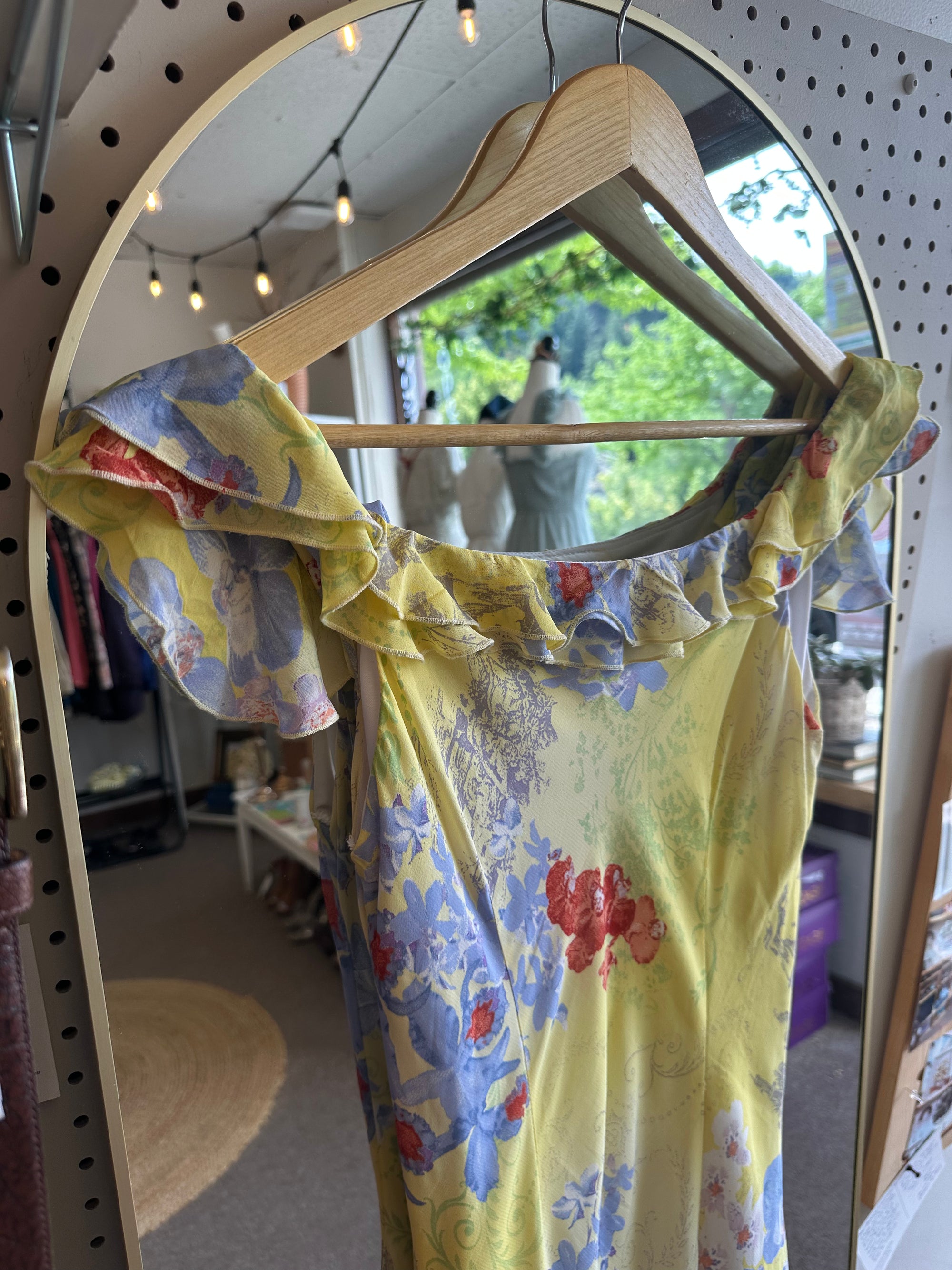 Vintage Cartise Ruffle-Shoulder Floral Dress – Lemon Zest & Lilac Bloom | Size 4