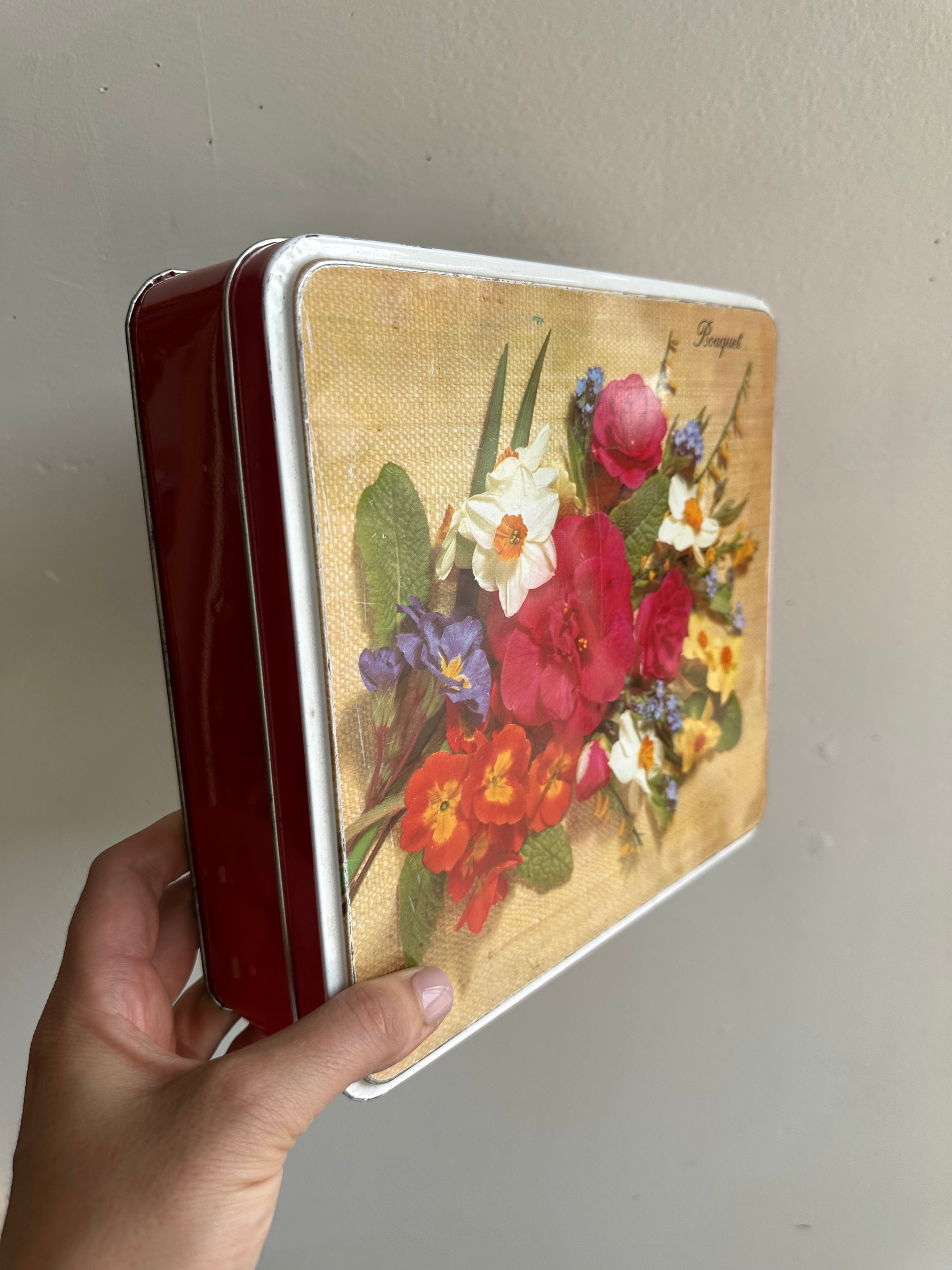 Vintage Floral “Bouquet” Keepsake Tin