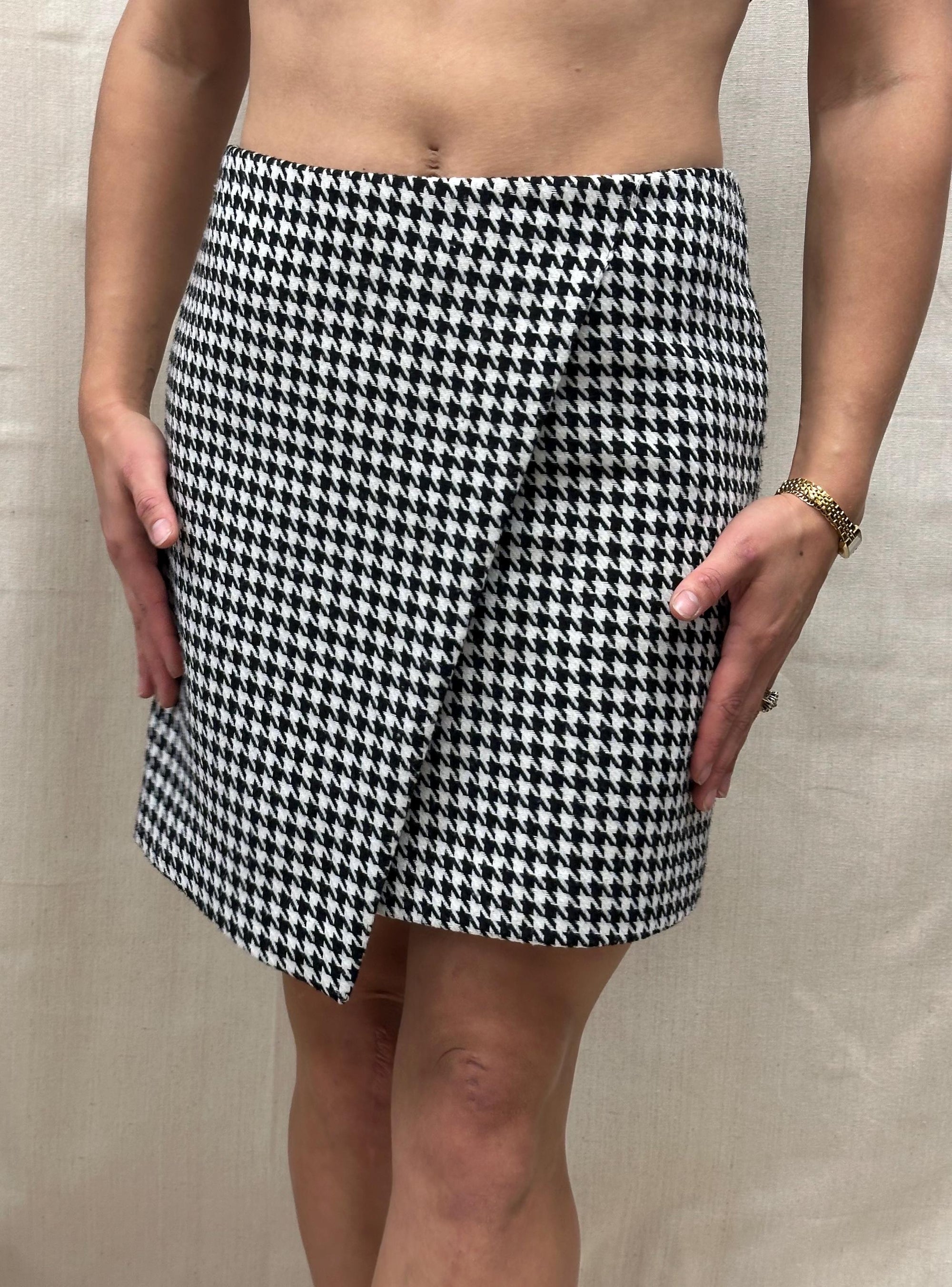 Vintage 00s Black White Houndstooth Mini Skirt