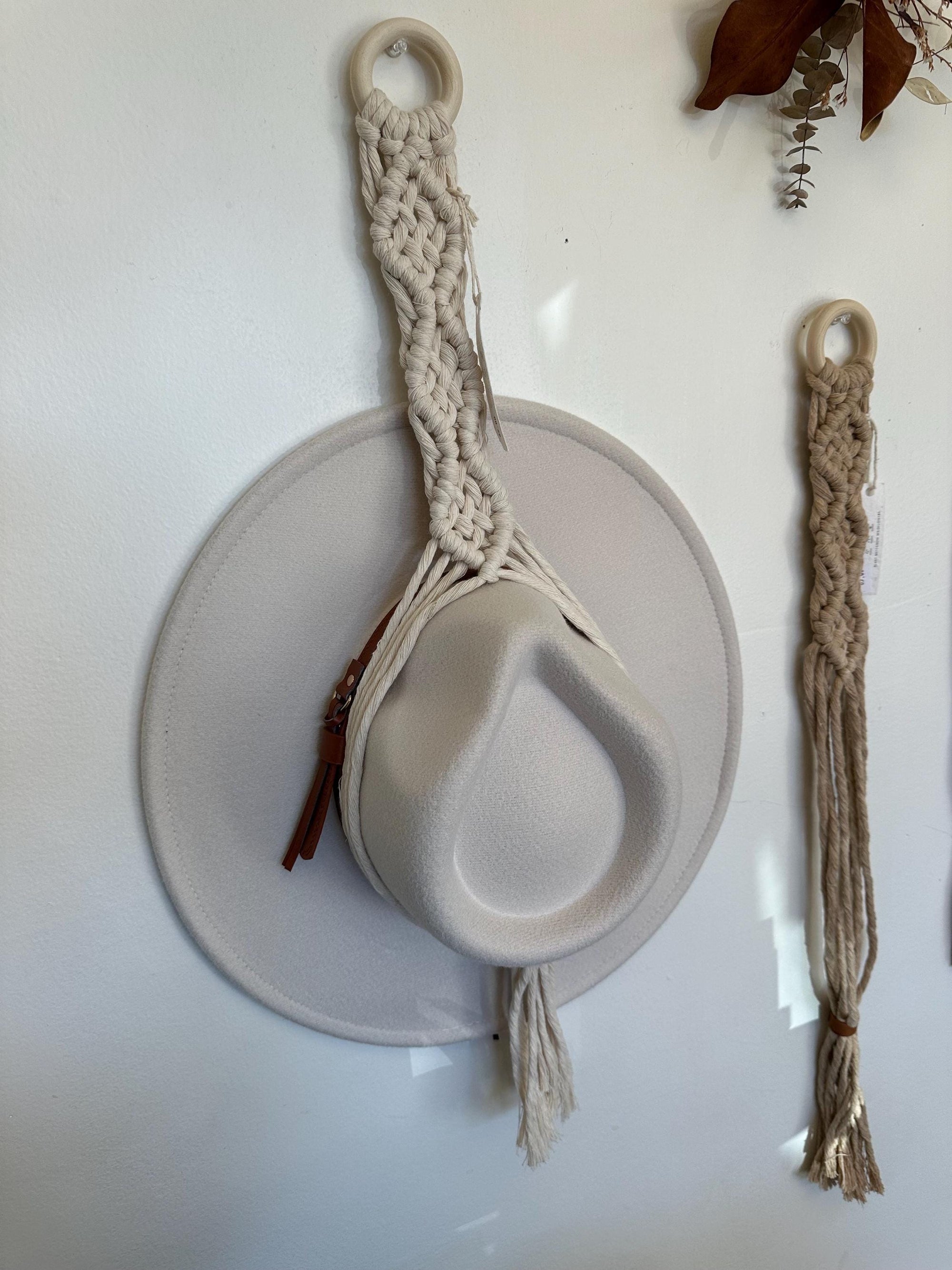 Wildmoon Threads Macrame Cream Hat Holder