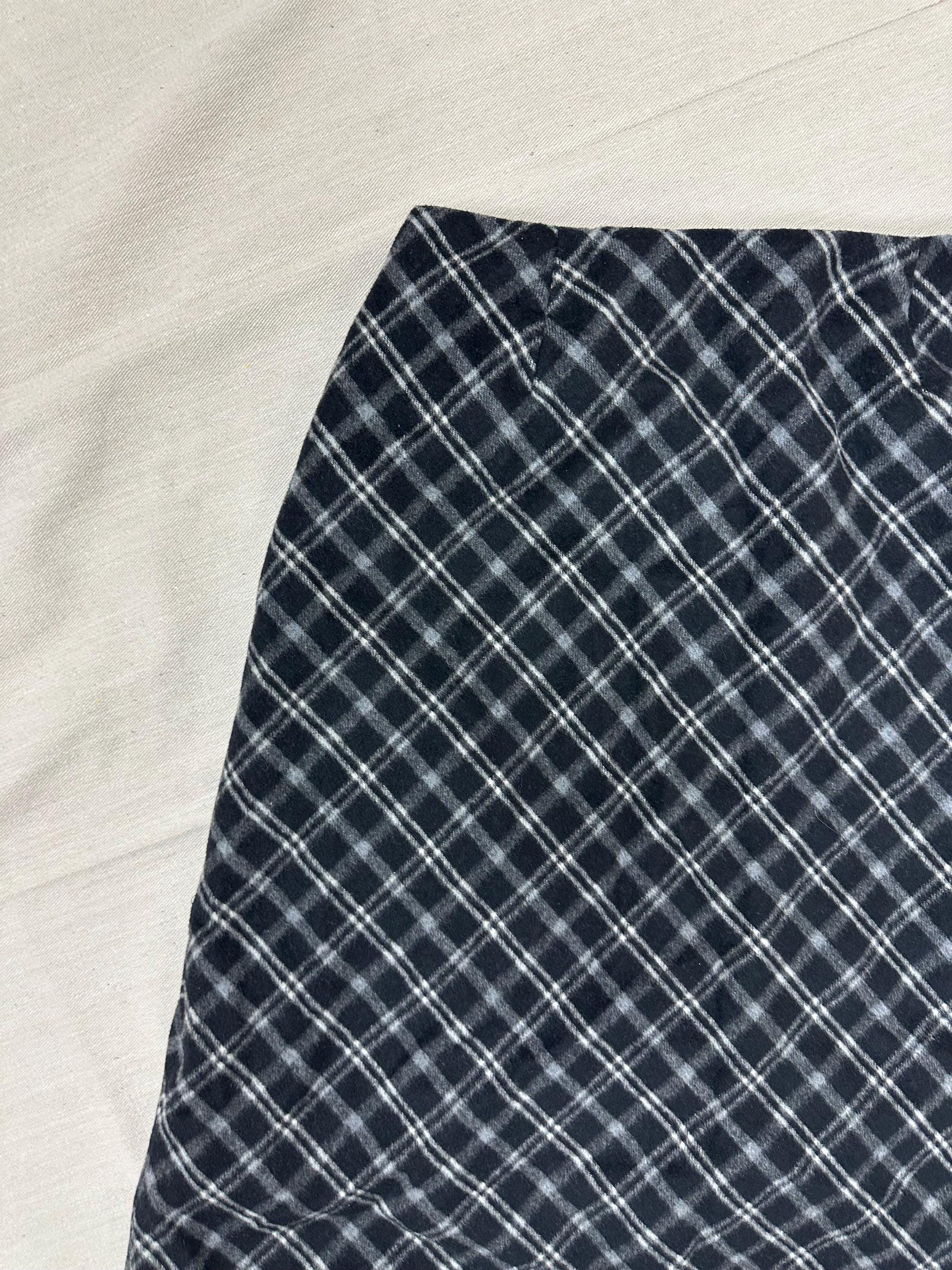 Vintage 90s Black Grey Plaid Aline Pencil Skirt | Grunge | Tag Size Ladies 8