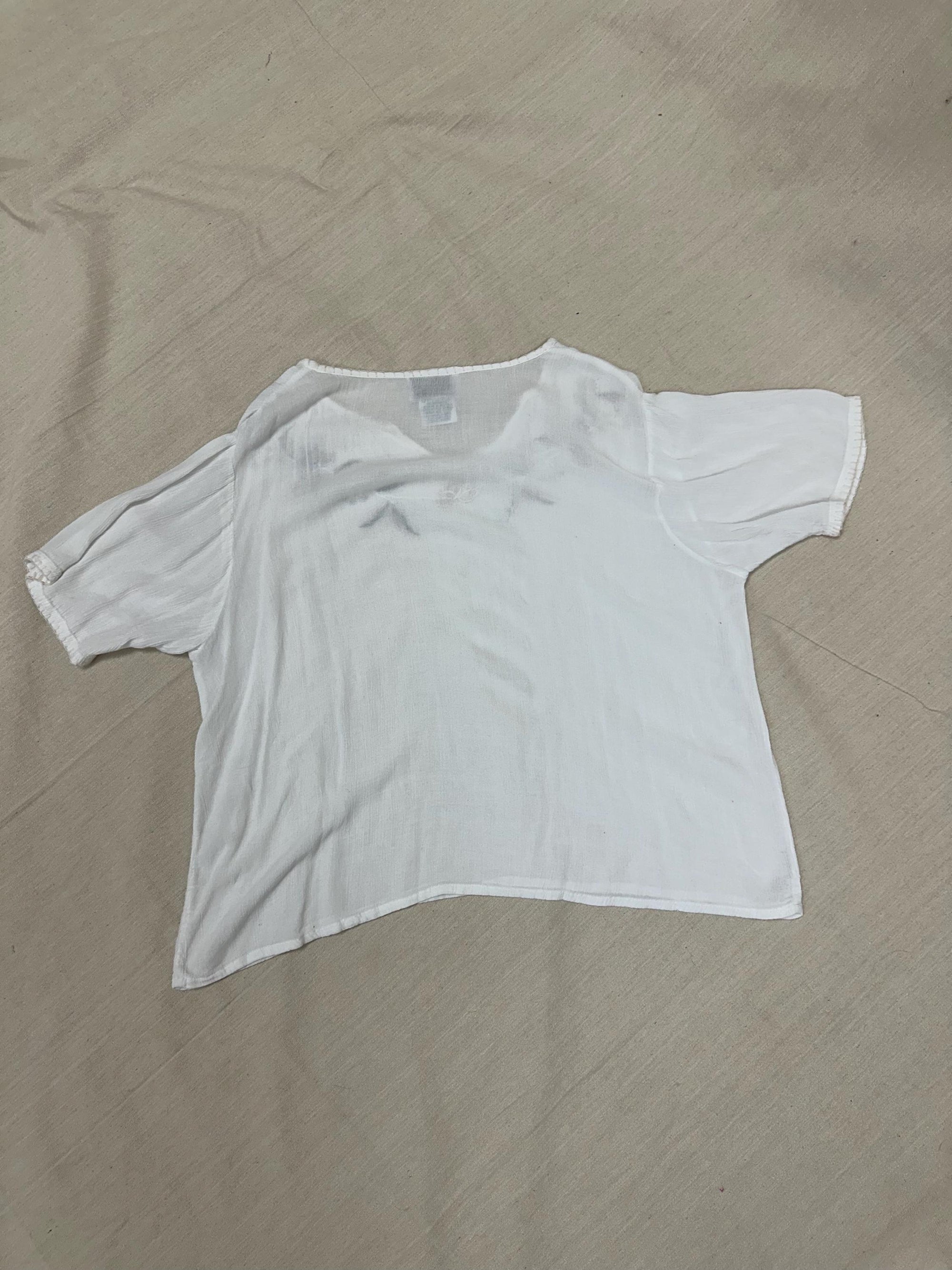 Vintage 80s Sheer White Floral Embroidered Tee | Size Medium