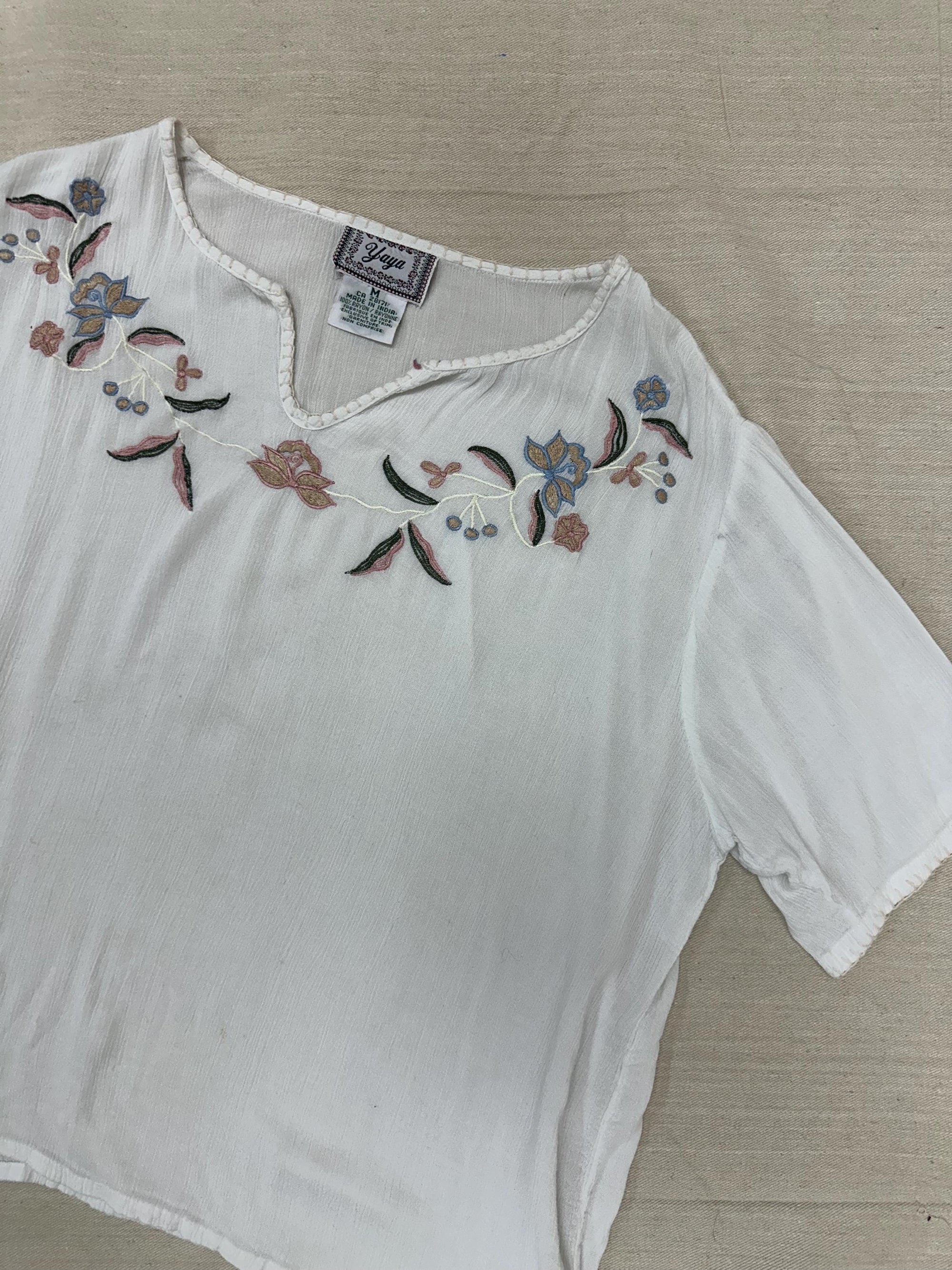 Vintage 80s Sheer White Floral Embroidered Tee | Size Medium