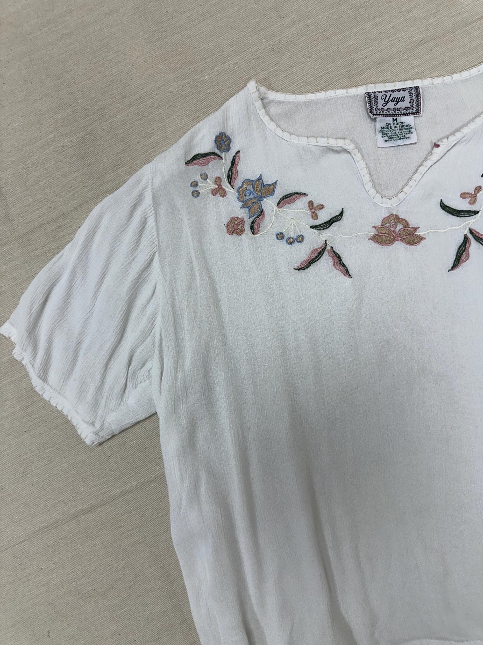 Vintage 80s Sheer White Floral Embroidered Tee | Size Medium