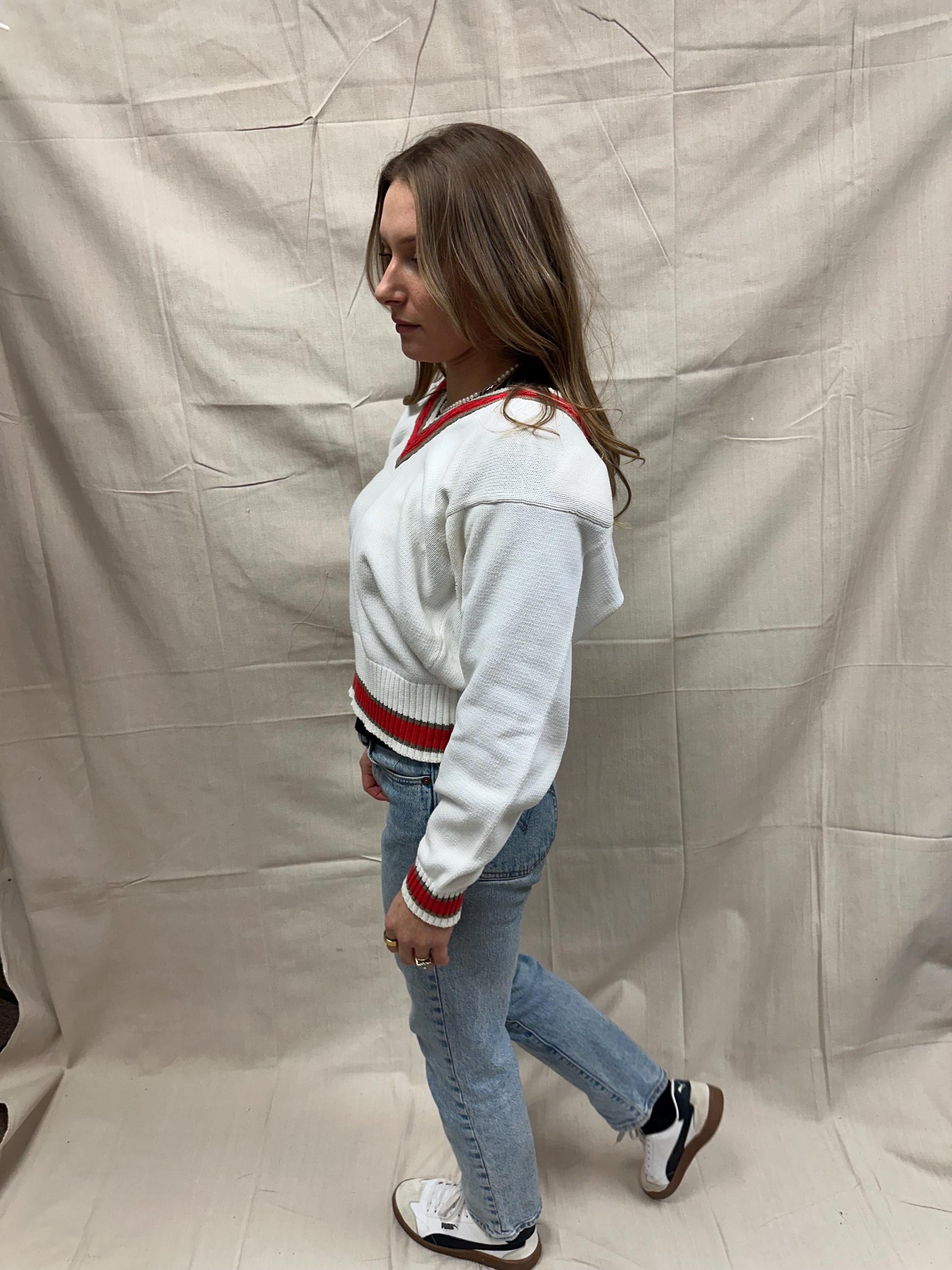 Vintage 80s White V Neck Cotton Sweater With Red Trim Detail | Size L 14-16