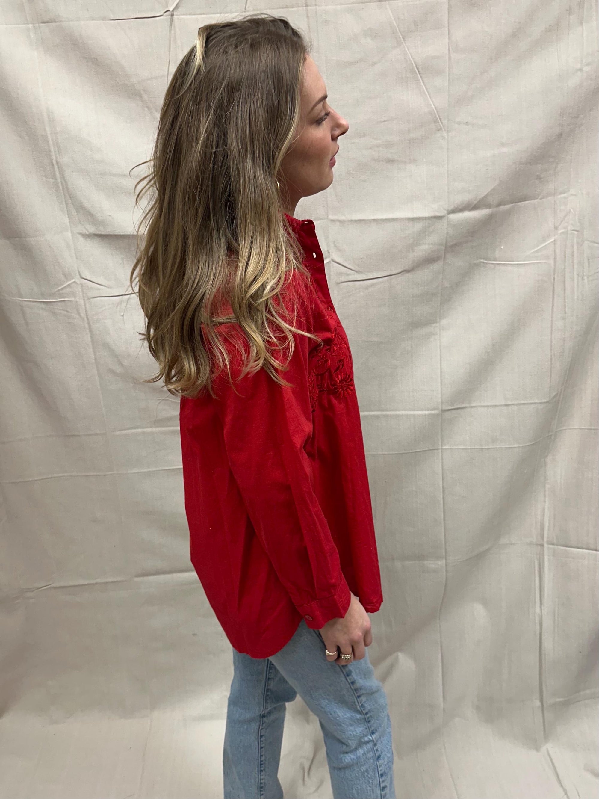 Vintage 80s Red Embroidered Flower Button Up | Size Large